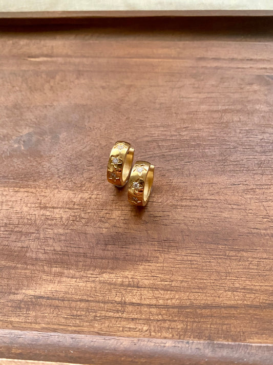 Levi Gold Earring Huggie